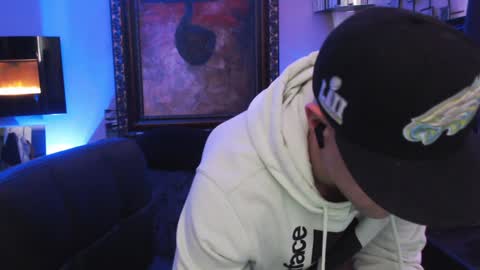 Snapshot of tommy_knuckles chatting on February 7, 2025, 11:45 pm Tommy online show from February 7, 2025, 11:45 pm