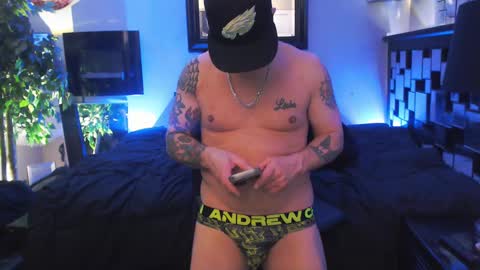 Snapshot of tommy_knuckles chatting on March 6, 2025, 3:13 am Tommy online show from March 6, 2025, 3:13 am