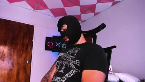 Snapshot of tommy_sccott chatting on December 20, 2024, 4:42 am tommy_sccott online show from December 20, 2024, 4:42 am