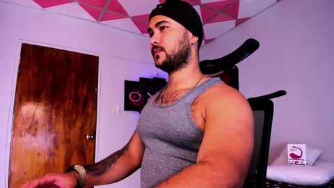 Snapshot of tommy_sccott chatting on December 28, 2024, 3:47 am tommy_sccott online show from December 28, 2024, 3:47 am