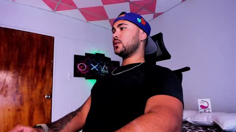 Snapshot of tommy_sccott chatting on January 8, 2025, 2:57 am tommy_sccott online show from January 8, 2025, 2:57 am