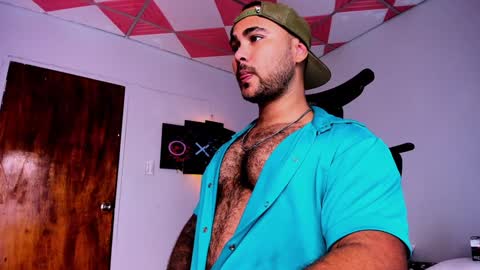 Snapshot of tommy_sccott chatting on January 27, 2025, 3:15 am tommy_sccott online show from January 27, 2025, 3:15 am