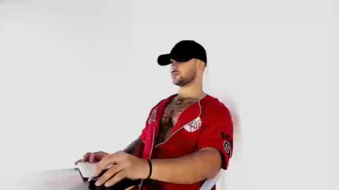 Snapshot of tommy_sccott chatting on September 11, 2025, 10:32 pm tommy_sccott online show from September 11, 2025, 10:32 pm