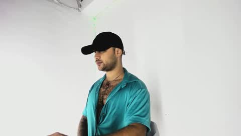 Snapshot of tommy_sccott chatting on September 28, 2025, 10:37 pm tommy_sccott online show from September 28, 2025, 10:37 pm