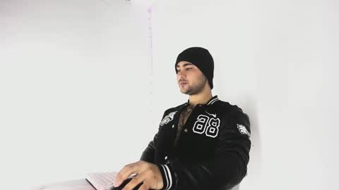 Snapshot of tommy_sccott chatting on September 30, 2025, 10:48 pm tommy_sccott online show from September 30, 2025, 10:48 pm