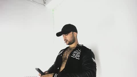 Snapshot of tommy_sccott chatting on October 9, 2025, 12:08 am tommy_sccott online show from October 9, 2025, 12:08 am