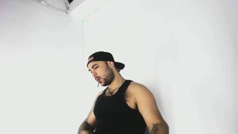 Snapshot of tommy_sccott chatting on October 9, 2025, 10:19 pm tommy_sccott online show from October 9, 2025, 10:19 pm