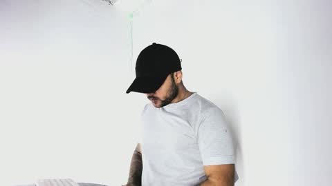 Snapshot of tommy_sccott chatting on October 11, 2025, 11:03 pm tommy_sccott online show from October 11, 2025, 11:03 pm