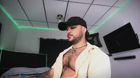 Snapshot of tommy_sccott chatting on February 3, 2026, 9:31 pm tommy_sccott online show from February 3, 2026, 9:31 pm