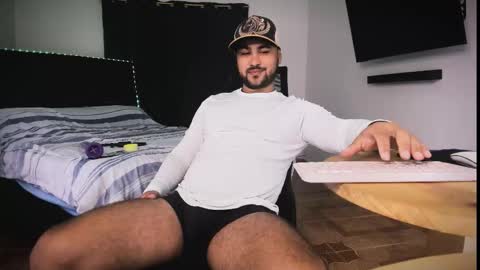 Snapshot of tommy_sccott chatting on February 9, 2026, 9:30 pm tommy_sccott online show from February 9, 2026, 9:30 pm