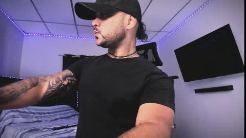 Snapshot of tommy_sccott chatting on February 23, 2026, 12:09 am tommy_sccott online show from February 23, 2026, 12:09 am