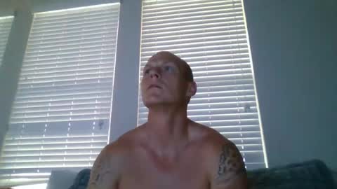 tommygunsfit online show from August 3, 2026, 10:46 pm