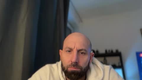 Thomas Fit online show from April 1, 2026, 6:49 pm