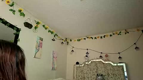 leyla  online show from February 3, 2026, 10:15 pm