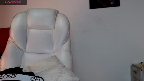 TONI BELMONT online show from December 4, 2024, 9:57 pm