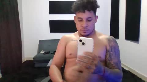 Snapshot of tony19c chatting on December 22, 2024, 3:33 am toni online show from December 22, 2024, 3:33 am
