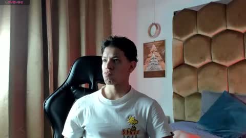 tony_petrov online show from July 8, 2026, 4:28 am