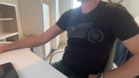 Snapshot of too_naughty chatting on November 18, 2025, 12:42 pm too_naughty online show from November 18, 2025, 12:42 pm