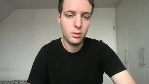 Snapshot of toohottobetrue21 chatting on November 7, 2025, 7:52 am Max online show from November 7, 2025, 7:52 am