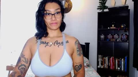 Snapshot of toothyy chatting on December 23, 2024, 4:44 am toothyy online show from December 23, 2024, 4:44 am