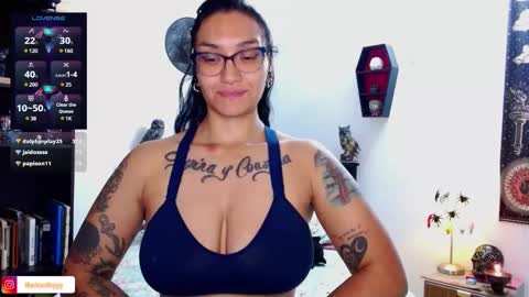 Snapshot of toothyy chatting on February 12, 2025, 12:27 am toothyy online show from February 12, 2025, 12:27 am