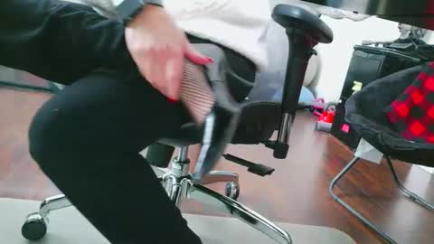 Top Floor Temptress online show from January 19, 2026, 3:16 pm