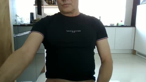 Snapshot of topsecreton chatting on March 31, 2026, 9:32 am topsecreton online show from March 31, 2026, 9:32 am