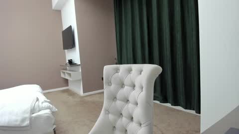 Snapshot of torinova chatting on December 6, 2024, 3:44 pm online show from December 6, 2024, 3:44 pm