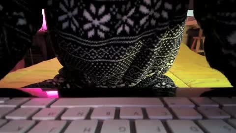 Snapshot of torosko chatting on March 7, 2025, 3:28 pm Torosko online show from March 7, 2025, 3:28 pm