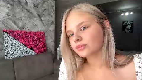 Snapshot of torriezedaker chatting on July 11, 2026, 12:08 pm Linda online show from July 11, 2026, 12:08 pm