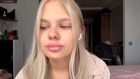 Snapshot of torriezedaker chatting on July 29, 2026, 8:12 am Linda online show from July 29, 2026, 8:12 am