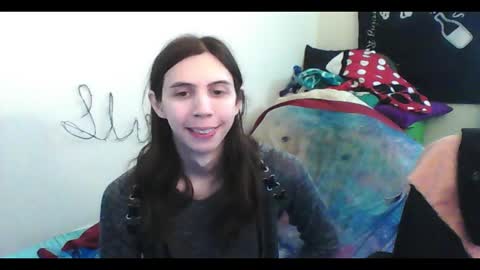 Snapshot of totalfuckingadorable chatting on February 19, 2026, 9:33 pm Luna online show from February 19, 2026, 9:33 pm