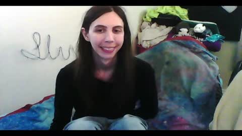 Luna online show from April 25, 2026, 1:52 am