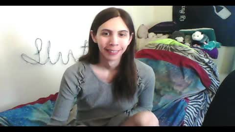 Luna online show from May 1, 2026, 8:35 pm