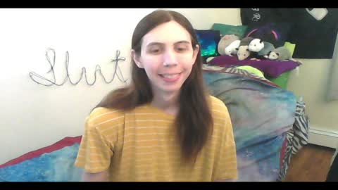 Luna online show from May 17, 2026, 1:36 am