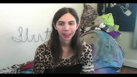 Luna online show from May 19, 2026, 7:20 pm