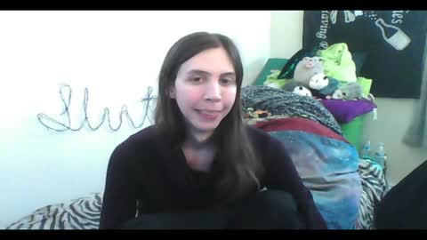 Luna online show from May 23, 2026, 1:33 am