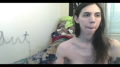 Luna online show from June 13, 2026, 2:42 am