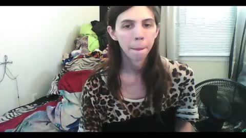 Luna online show from June 22, 2026, 2:24 am