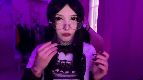 Snapshot of totcherry chatting on April 6, 2026, 3:24 pm Lina online show from April 6, 2026, 3:24 pm