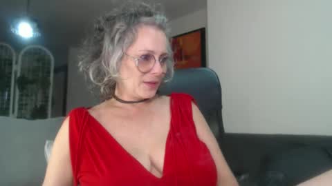 TotyPink online show from February 8, 2025, 4:25 pm