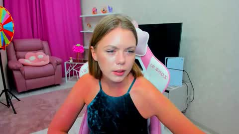 Snapshot of touch_the_heart chatting on February 4, 2026, 3:12 am Touch The Heart online show from February 4, 2026, 3:12 am