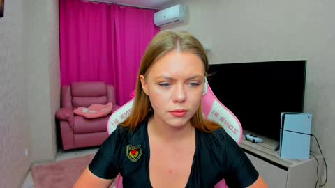 Snapshot of touch_the_heart chatting on February 22, 2026, 3:18 am Touch The Heart online show from February 22, 2026, 3:18 am