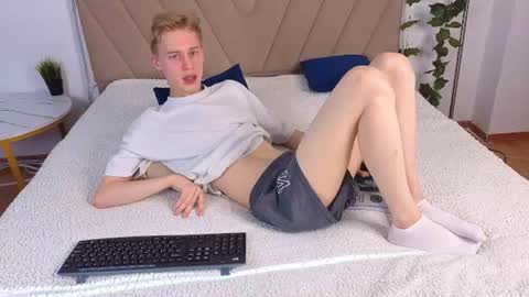 Snapshot of toxicpassion chatting on July 26, 2026, 11:28 am Max online show from July 26, 2026, 11:28 am
