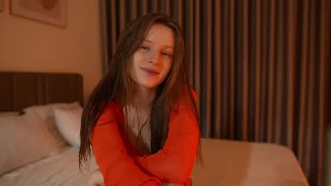 Snapshot of toxl chatting on May 8, 2026, 8:14 pm Bella online show from May 8, 2026, 8:14 pm