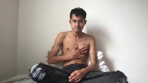 Snapshot of toy_sweet chatting on May 27, 2026, 4:37 pm Xander online show from May 27, 2026, 4:37 pm