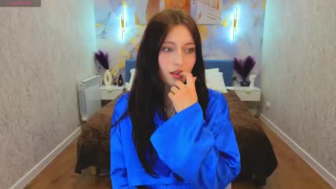 tracey_gill online show from May 24, 2026, 9:03 am