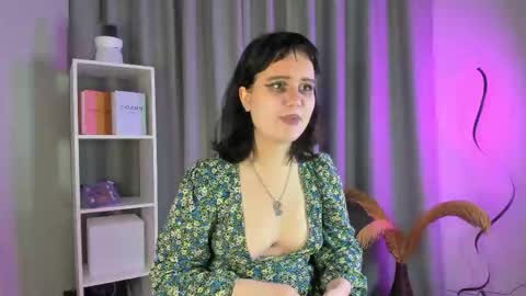 Call me Tracy online show from December 19, 2025, 2:02 pm