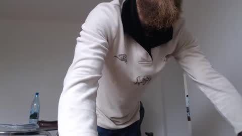 Snapshot of tralalabala chatting on October 3, 2025, 9:06 am Tralalabala online show from October 3, 2025, 9:06 am