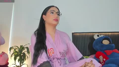 Juliana Giiraldo  online show from July 23, 2026, 9:24 pm